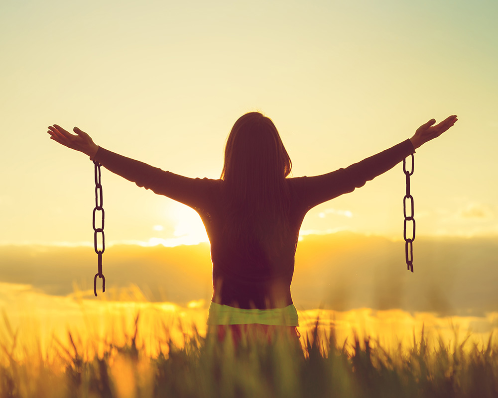 relationship_counseling_online_pennsylvania Woman breaking the chains of a bad relationship